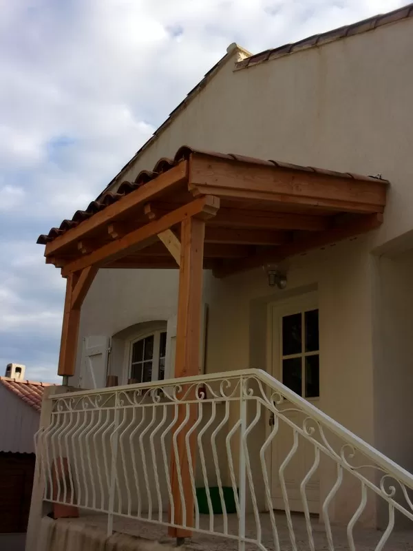 Fabrication et pose de marquise en bois, Clermont-Ferrand, AC Charpente